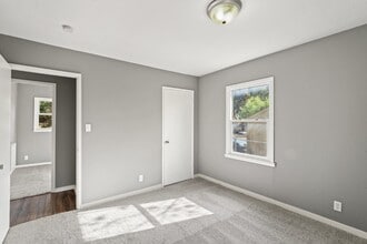 700 N 80 Pl in Kansas City, KS - Building Photo - Building Photo