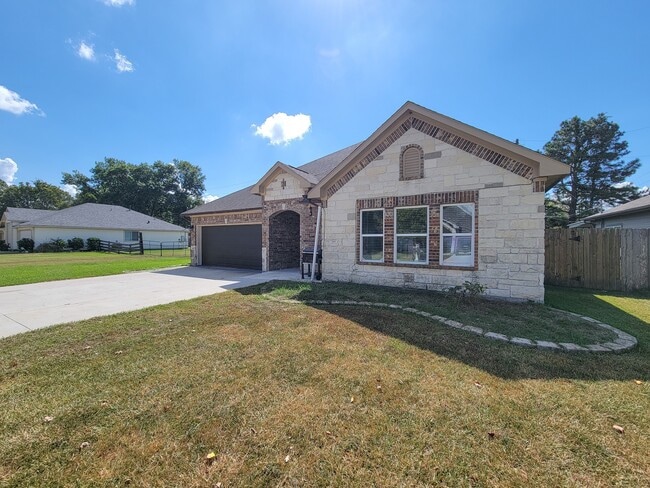 406 Elm Lake Dr in Huffman, TX - Foto de edificio - Building Photo