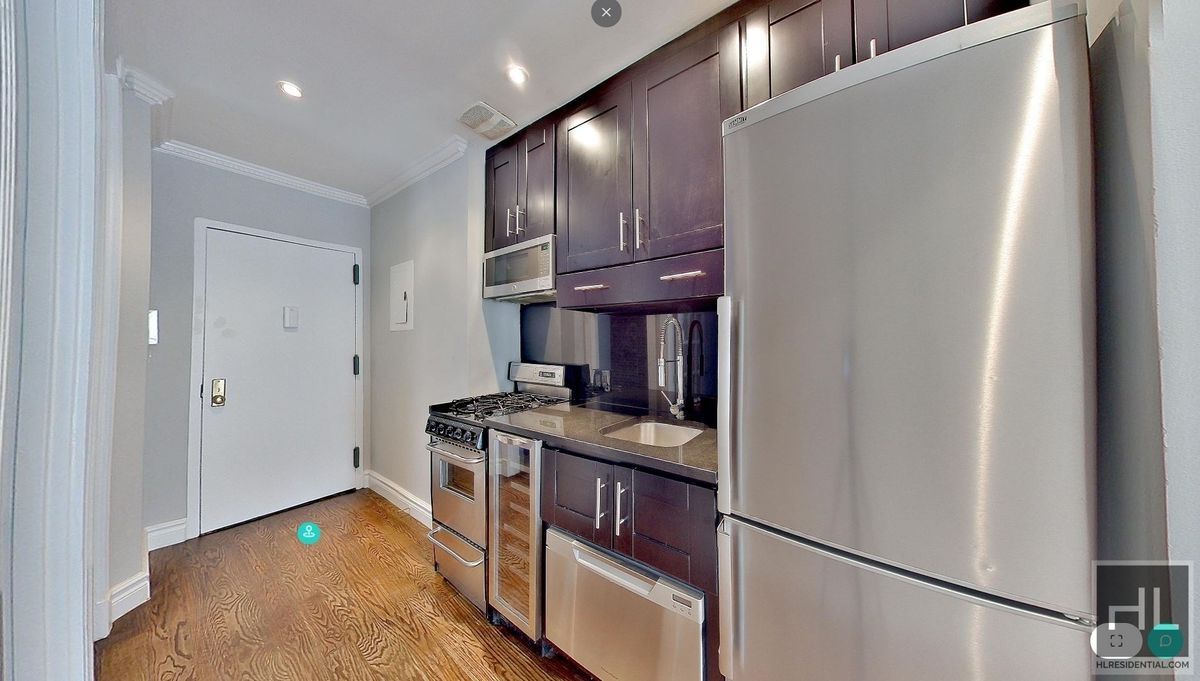 East 18th Street in New York, NY - Building Photo