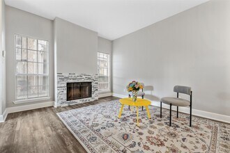 2626 Holly Hall St in Houston, TX - Building Photo - Building Photo