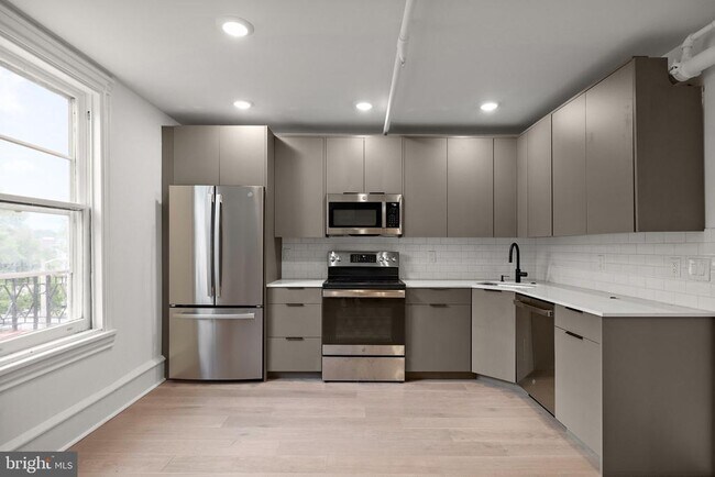 property at 1308 Delaware Ave
