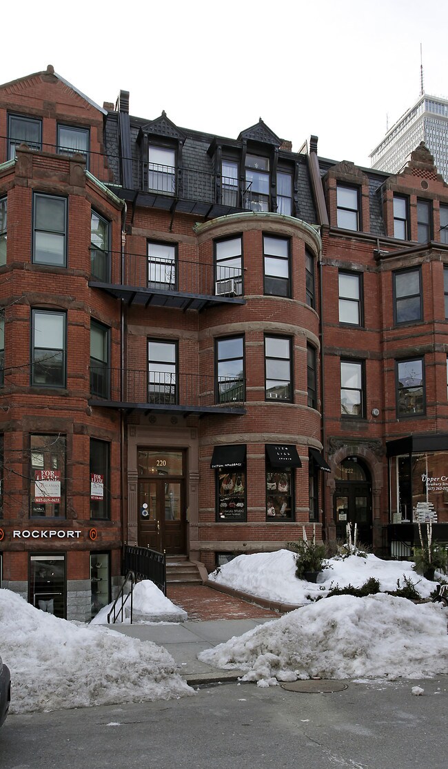 220 Newbury St