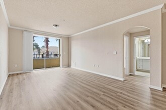 8539 Gate Pky W, Unit 930 in Jacksonville, FL - Foto de edificio - Building Photo