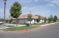 Kearney Palms in Kerman, CA - Foto de edificio - Building Photo