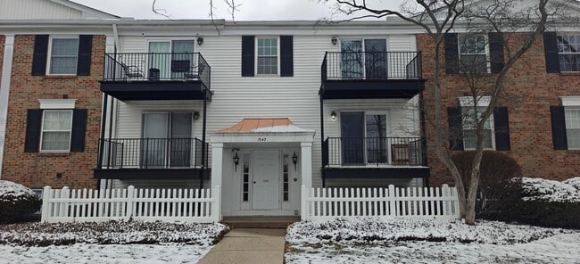 property at 1540 Slade Ave