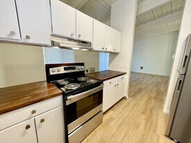 9019 E Liberty Ave in Millwood, WA - Building Photo