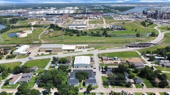 500 W Pitts Ave in Pasadena, TX - Building Photo