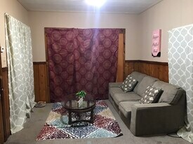 375 West Ave, Unit 2 in Lockport, NY - Building Photo