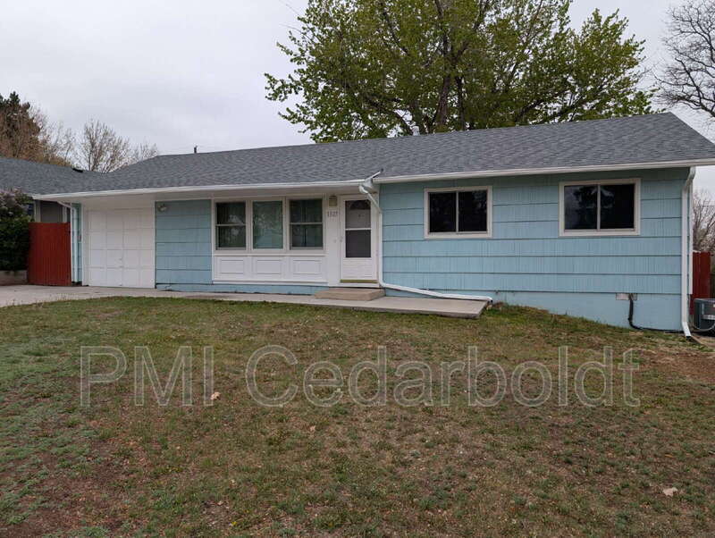 1325 Diana Ln in Colorado Springs, CO - Building Photo