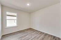 319 Clearwater St photo'