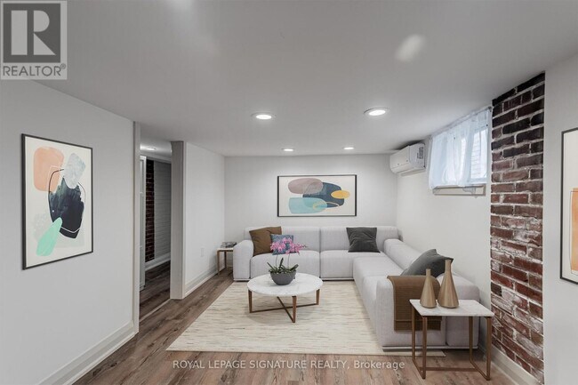 49 Stanhope Ave in Toronto, ON - Building Photo - Building Photo