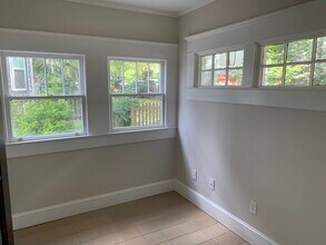 15 Branham St NE, Unit A in Atlanta, GA - Foto de edificio - Building Photo