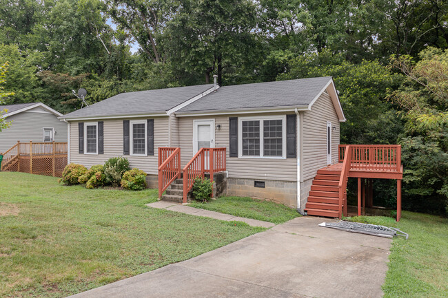 10016 Woody Ridge Rd in Charlotte, NC - Building Photo - Building Photo