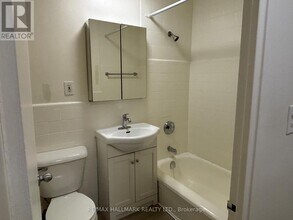 134 Lawton Blvd in Toronto, ON - Building Photo - Building Photo