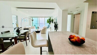 800 Claughton Island Dr, Unit 1903 in Miami, FL - Building Photo - Building Photo