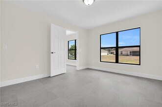 3007 53rd St W in Lehigh Acres, FL - Foto de edificio - Building Photo