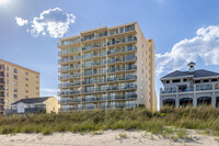 Emerald Cove II in North Myrtle Beach, SC - Foto de edificio - Building Photo