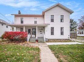 212 Kilbuck St E in Tecumseh, MI - Building Photo