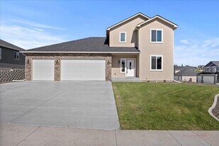 421 N 76th Ave in Yakima, WA - Building Photo