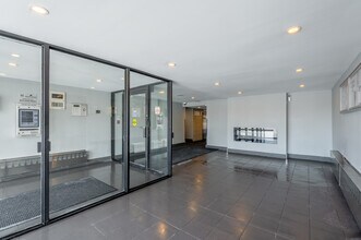 739 Birchmount Rd in Toronto, ON - Building Photo - Lobby
