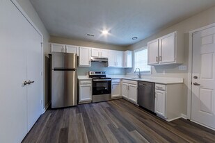 Cape Fear Townhomes in Fayetteville, NC - Building Photo