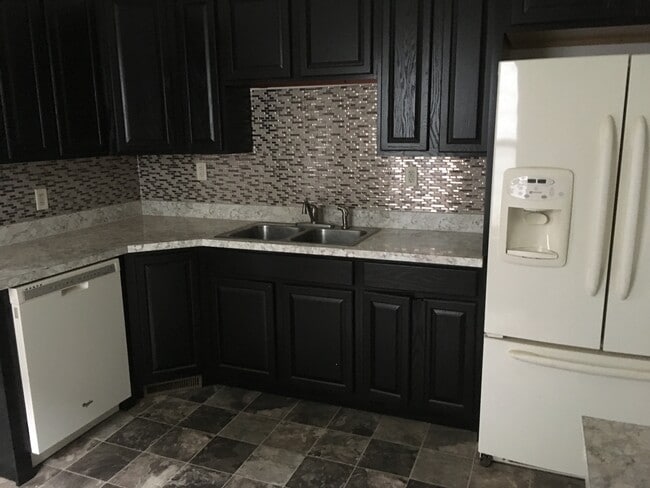 612 Main St, Unit Half double home