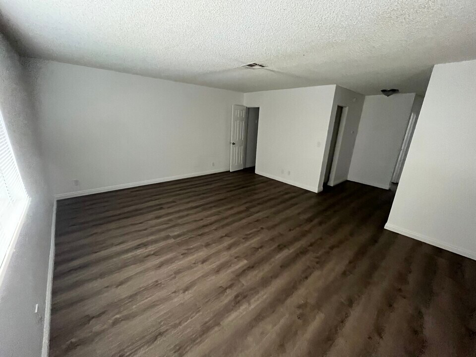 4841 E Craig Rd in Las Vegas, NV - Building Photo