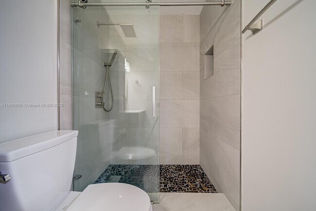 13872 SW 90th Ave in Miami, FL - Building Photo - Building Photo