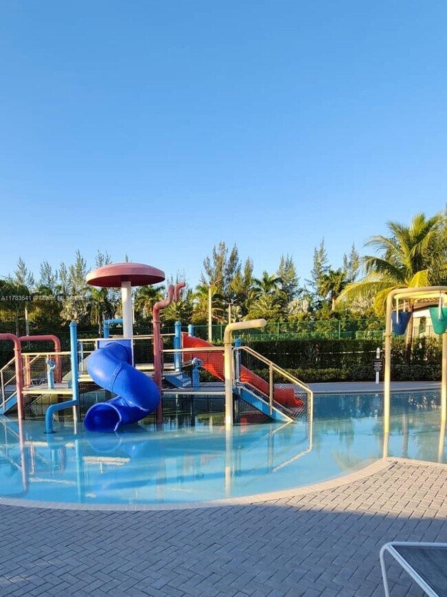 10407 NW 82nd St, Unit 12 in Doral, FL - Building Photo - Building Photo