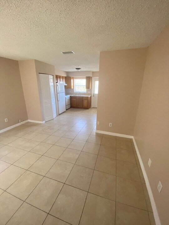5004 La Salle St in Fort Pierce, FL - Building Photo