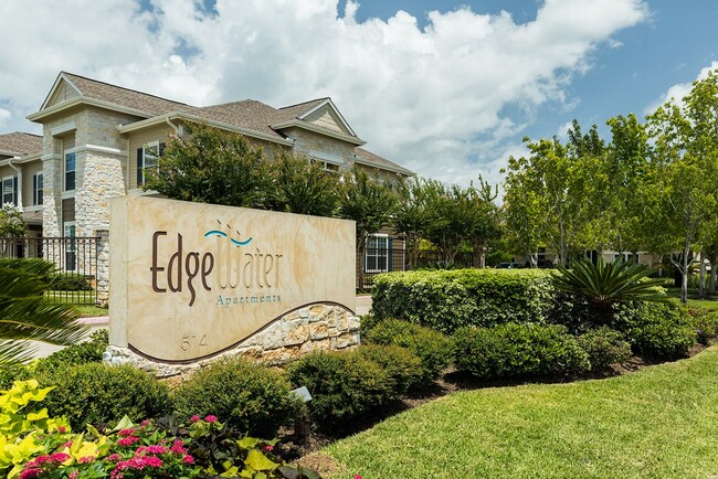 Edgewater in Lake Jackson, TX - Building Photo - Building Photo