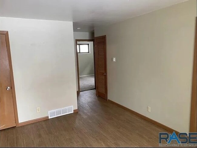 1110 S Blaine Ave in Sioux Falls, SD - Building Photo - Building Photo