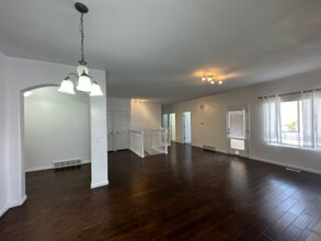 7134 W 8090 S in West Jordan, UT - Building Photo - Building Photo