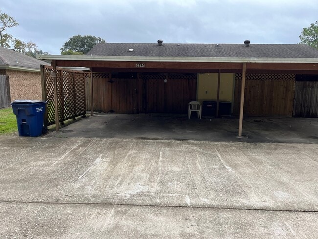 6064 Bedford Dr in Beaumont, TX - Building Photo - Building Photo