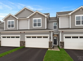 624 Cassia Ct in Crystal Lake, IL - Building Photo