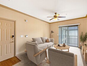 2303 Louisiana St-Unit -1109 in Houston, TX - Building Photo - Building Photo