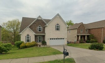 1006 Kyle Rd in Spring Hill, TN - Building Photo