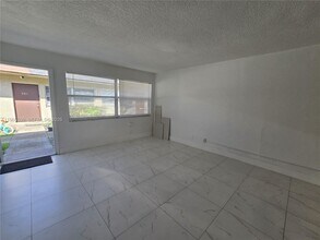 5307 NW 23rd St in Lauderhill, FL - Building Photo - Building Photo