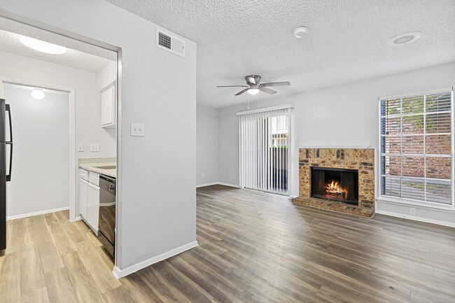 Morelia Apartments in Dallas, TX - Building Photo - Building Photo