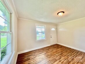 5200 Statesville Rd in Charlotte, NC - Building Photo - Building Photo