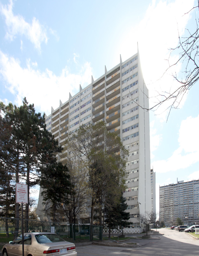 Jane Oaks Apartments in Toronto, ON - Building Photo - Building Photo