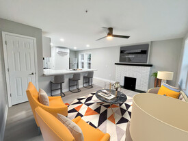 Cedar Rd. in Cleveland Heights, OH - Building Photo