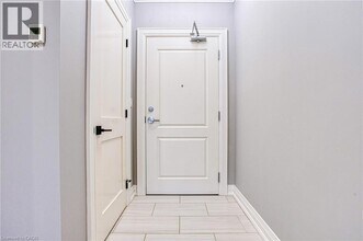 257 Millen Rd in Hamilton, ON - Building Photo - Building Photo