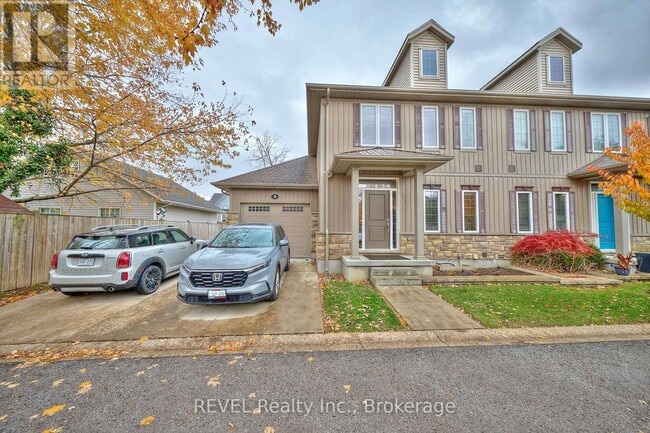 property at 608 Simcoe St