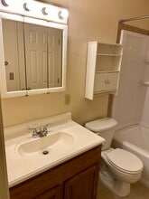 503 E 5th Plz in Grove, OK - Building Photo - Building Photo