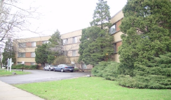 President Apartments in Wheaton, IL - Foto de edificio