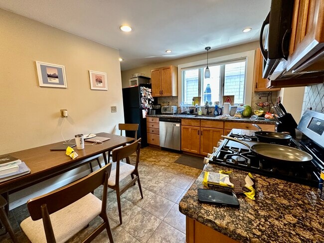 29 Sunset Rd