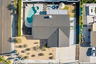 2104 E Rogers Rd in Palm Springs, CA - Building Photo - Building Photo