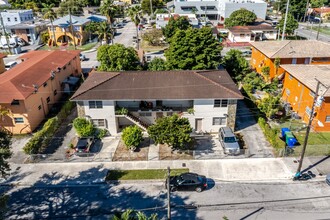 72 NW 17th Pl in Miami, FL - Building Photo - Primary Photo