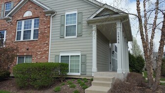 2444 Emily Ln in Elgin, IL - Building Photo